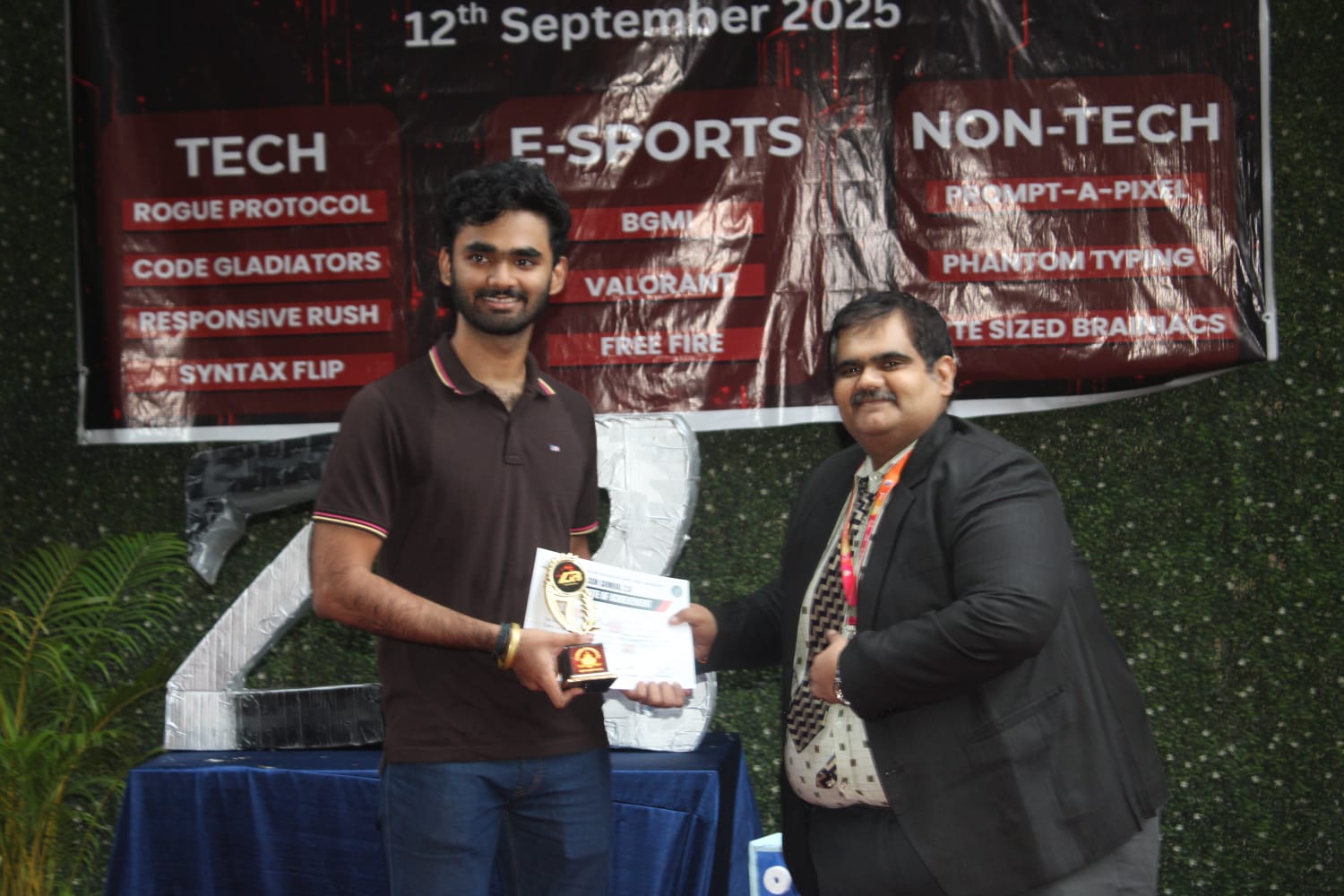 Prize distribution ceremony at Zettaabyte 4.0
