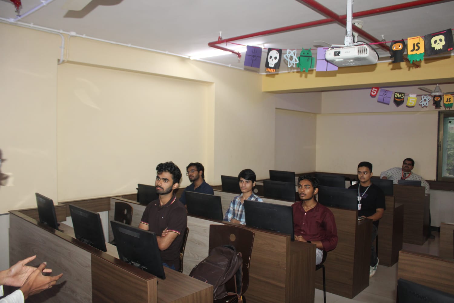 Students at a Zettaabyte 4.0 event at TRCAC